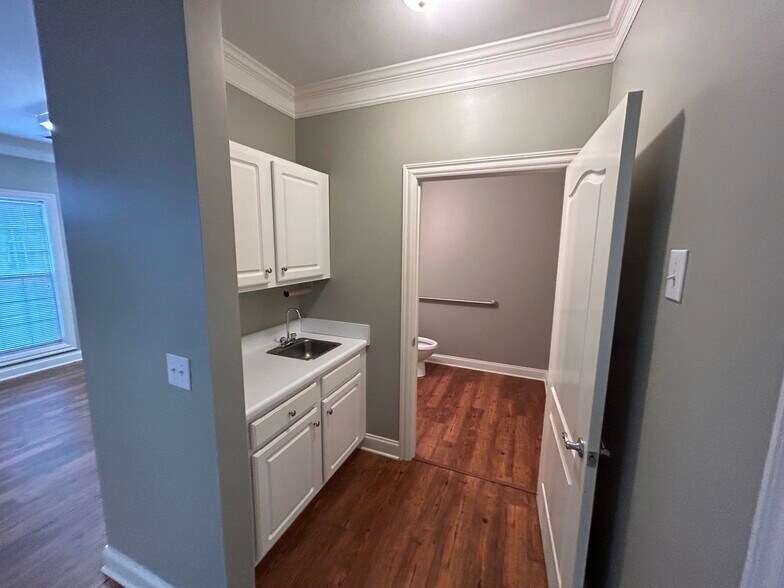 More Photos Of 1050 Shiloh Rd NW, Kennesaw Office For Lease