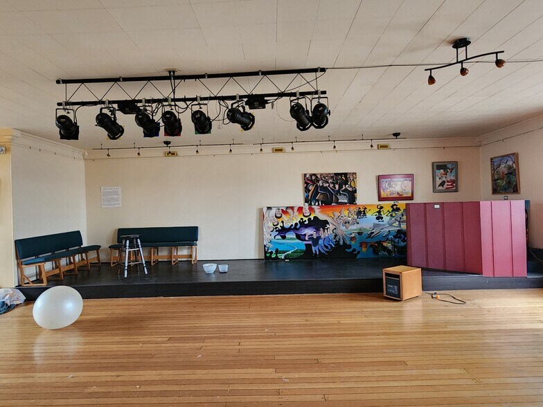 More Photos Of 99 E 2nd St, Coquille Specialty For Sale