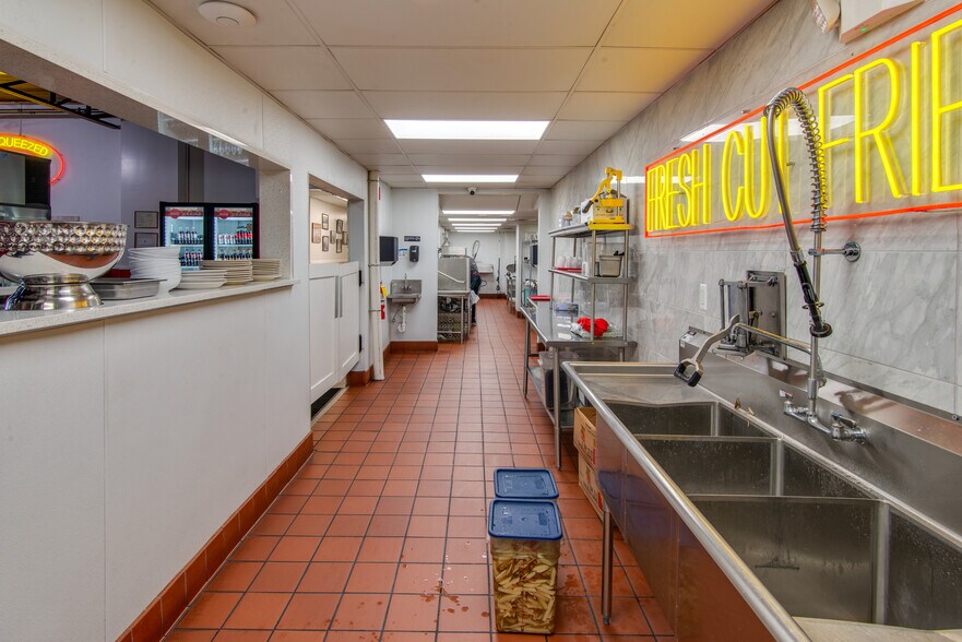 More Photos Of 542-546 S Telegraph Rd, Monroe Restaurant For Sale