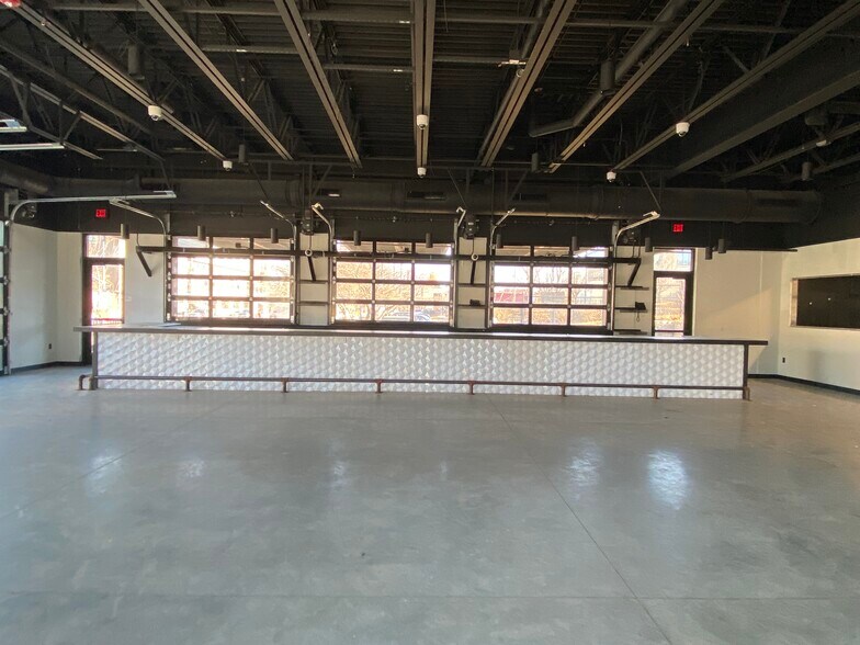 More Photos Of 2120 Ingersoll Ave, Des Moines Restaurant For Sale