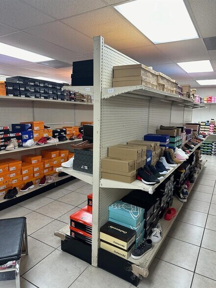 More Photos Of 1767 W 37th St, Hialeah Warehouse For Sale