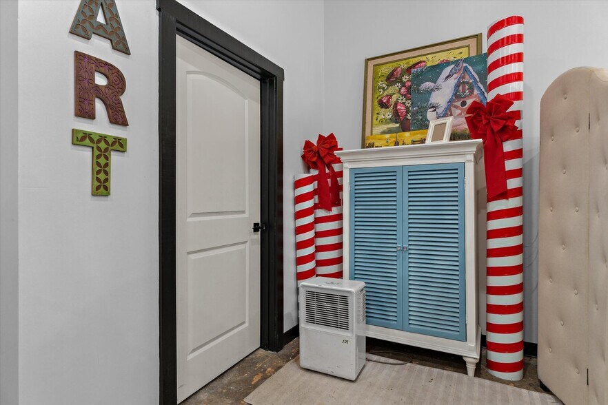 More Photos Of 175 N Capitol St, Canton General Retail For Sale