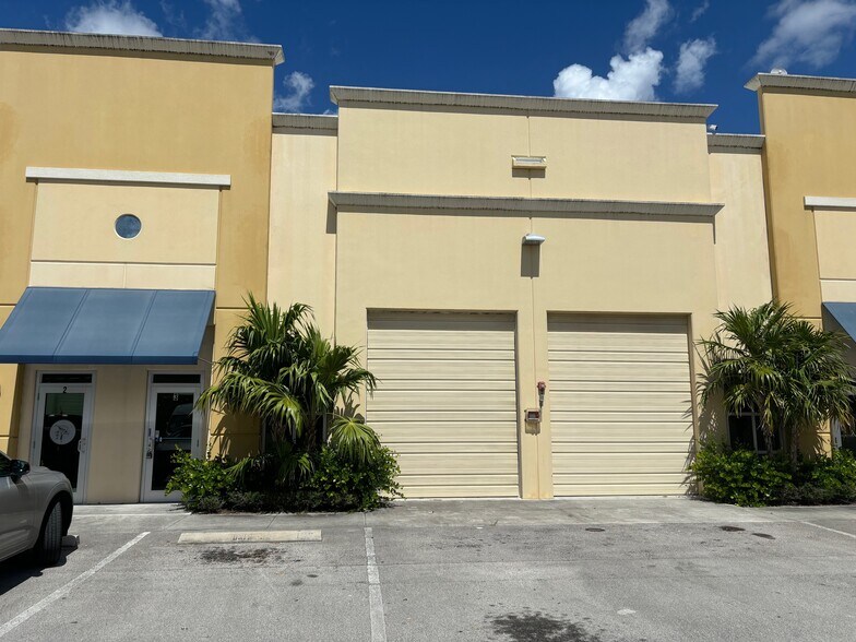 More Photos Of 10376 W State Road 84, Davie Warehouse For Lease