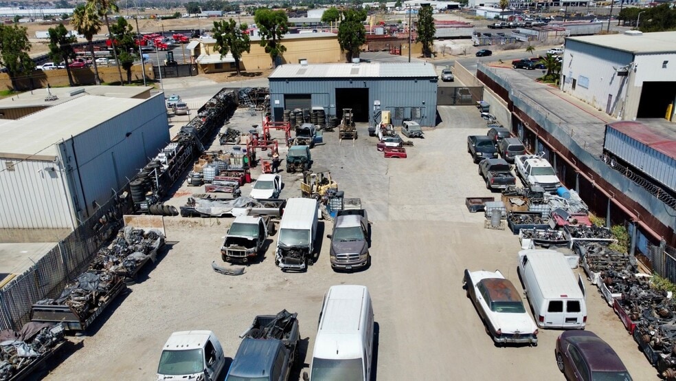 More Photos Of 2821 Industrial Dr, Bloomington Auto Salvage Facility For Sale