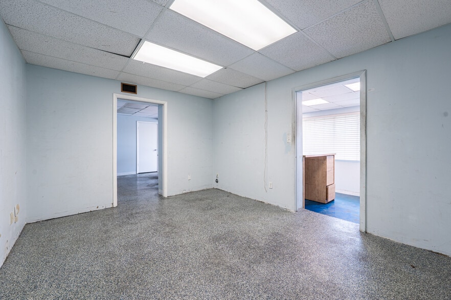 More Photos Of 624 W State Road 84, Fort Lauderdale Medical For Sale