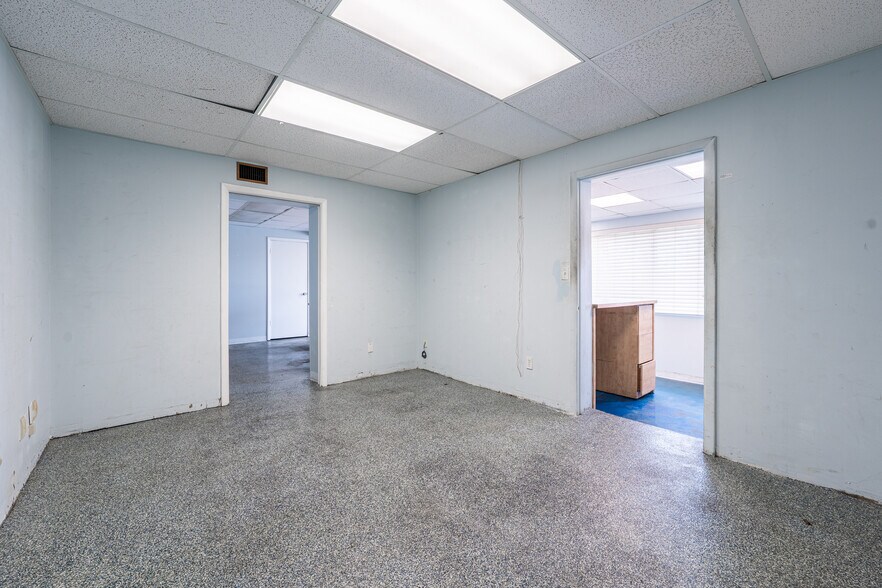 More Photos Of 624 W State Road 84, Fort Lauderdale Medical For Sale