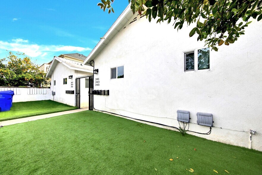 More Photos Of 2411-2421 L St, San Diego Apartments For Sale