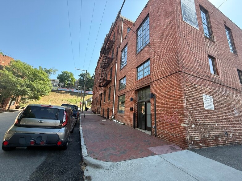 More Photos Of 17 N 22nd St, Richmond Office For Lease