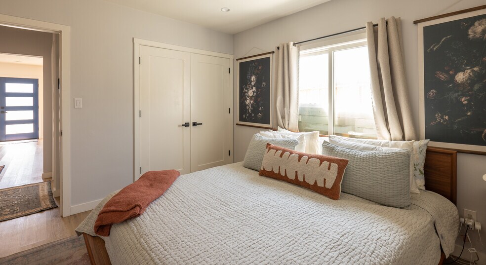 More Photos Of 4852 S Centinela Ave, Los Angeles Multifamily For Sale