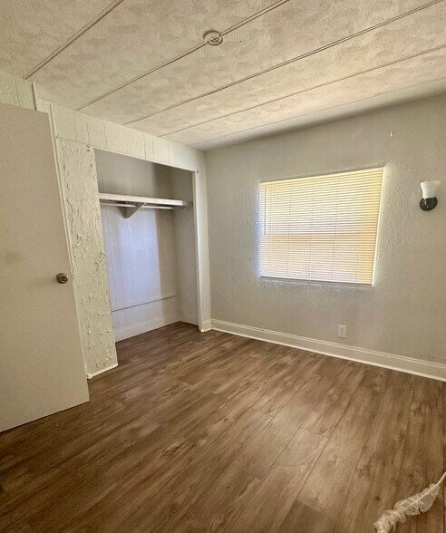 More Photos Of 1025 W Socrum Loop Rd, Lakeland Manufactured Housing Mobile Home Park For Sale