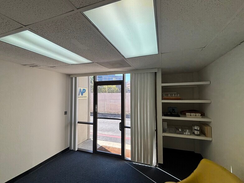 More Photos Of 290-302 Brokaw Rd, Santa Clara Warehouse For Lease