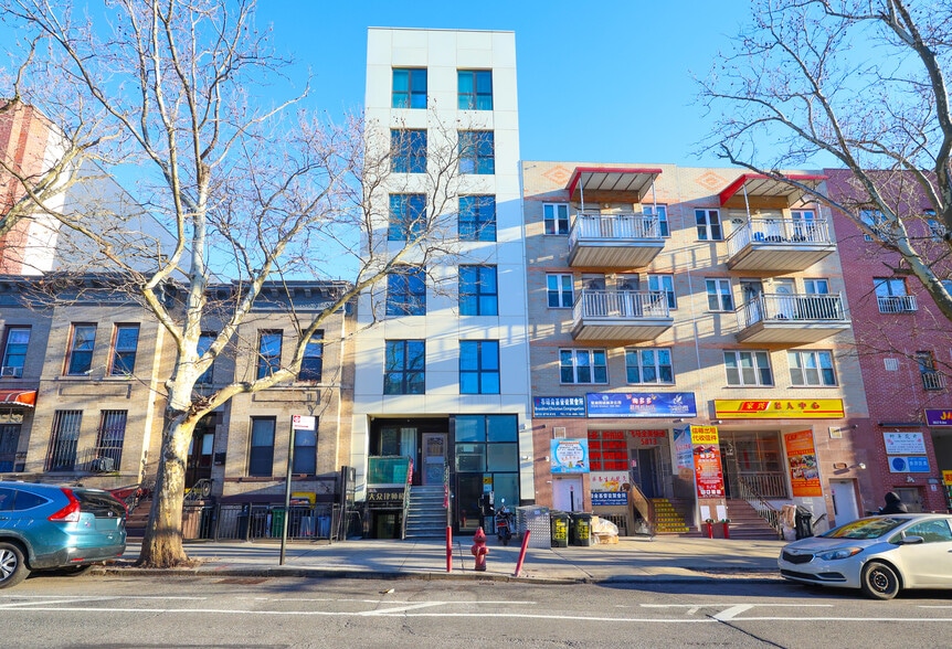 More Photos Of 5811 6th Ave, Brooklyn Office For Sale