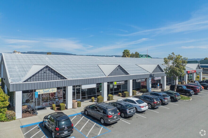 More Photos Of 2327 Blanding Ave, Alameda General Retail For Lease