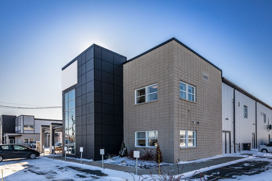 More Photos Of 1352 Boul Lionel-Boulet, Varennes Warehouse For Sale