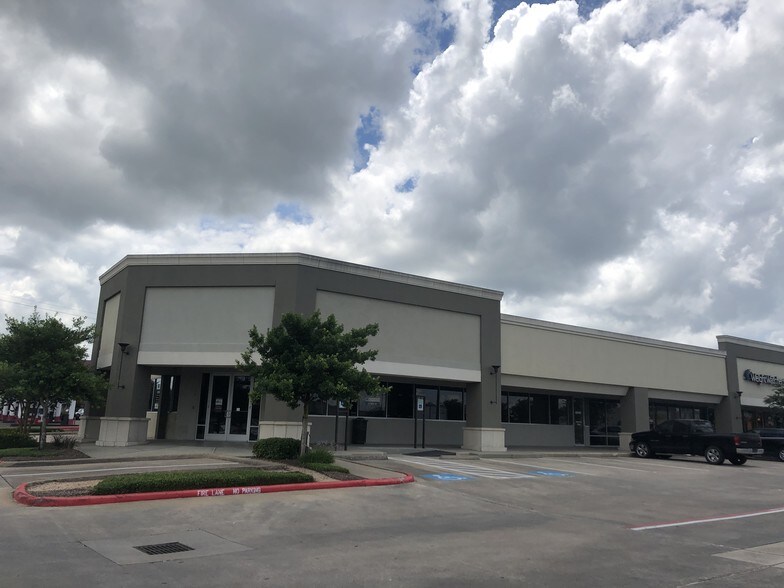 More Photos Of 100-110 W Bay Area Blvd, Webster Unknown For Sale