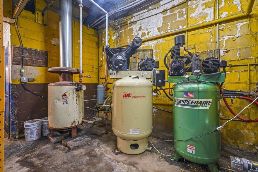 More Photos Of 690-696 River St, Troy Freestanding For Sale