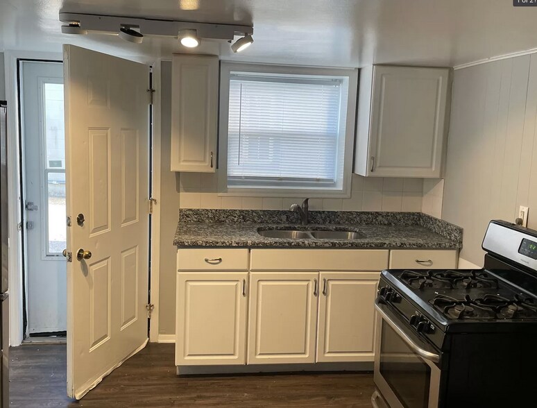 More Photos Of 140 N West St, Crown Point Apartments For Sale