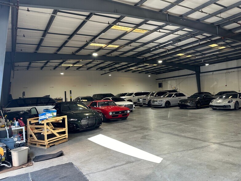 More Photos Of 4539 36th St, Orlando Warehouse For Sale