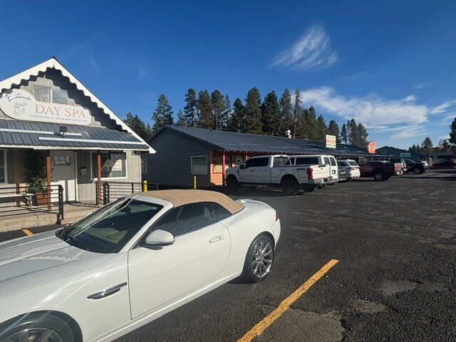 More Photos Of 51470 Highway 97, La Pine General Retail For Sale