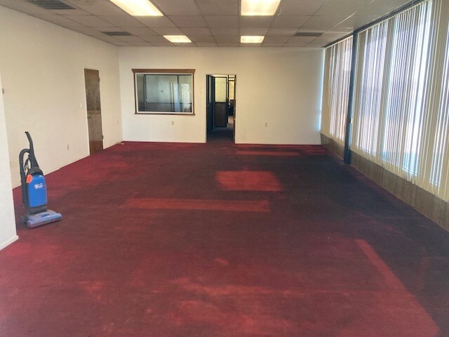 More Photos Of 300 Kentucky St, Bakersfield Manufacturing For Lease