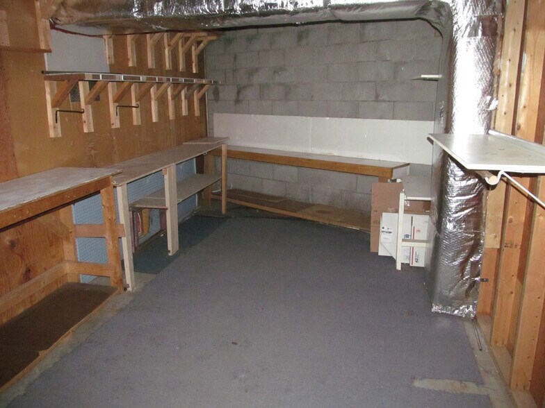 More Photos Of 17-53 John Stark Hwy, Newport Department Store For Lease