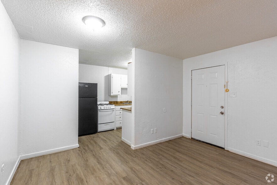 More Photos Of 2301 50th St, Lubbock Apartments For Sale