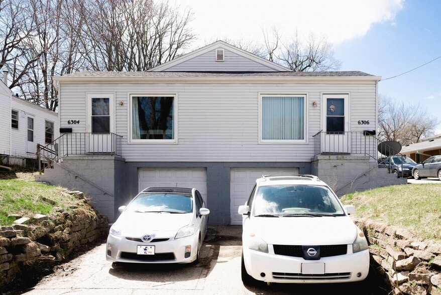 Primary Photo Of 6306 Urbandale Ave, Des Moines Multifamily For Sale