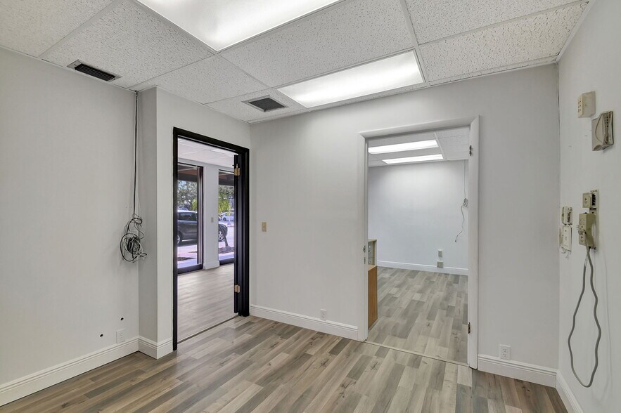 More Photos Of 101 N J St, Lake Worth Office For Lease