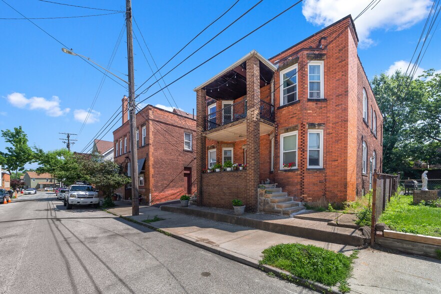 Primary Photo Of 1947-1949 Coltman Rd, Cleveland Apartments For Sale