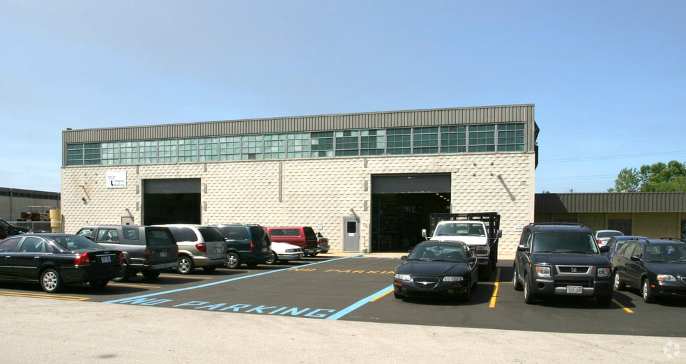 More Photos Of 1903 S Moorland Rd, New Berlin Unknown For Lease
