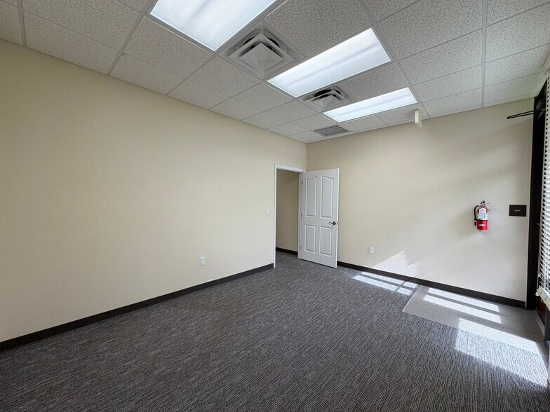 More Photos Of 3107 Medical Way, Sebring Office For Lease