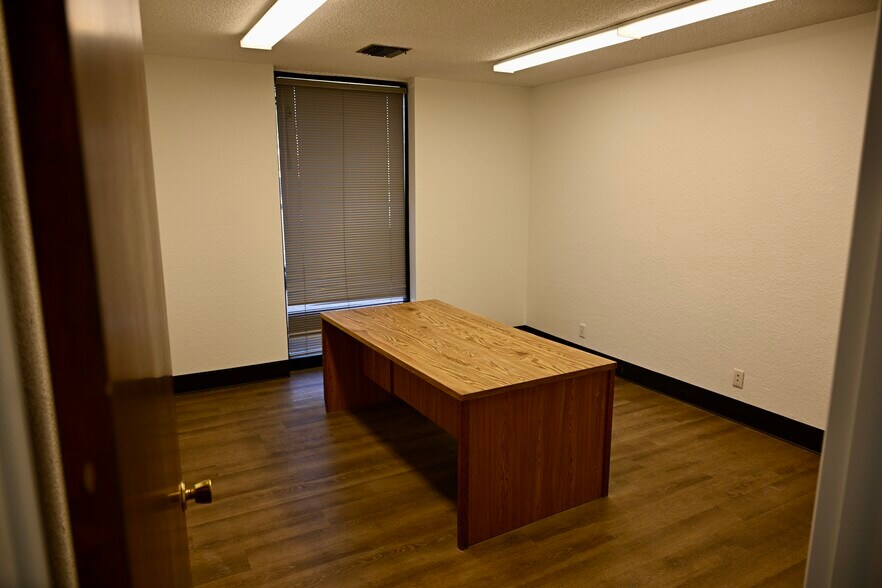 More Photos Of 155 W 2950 S, Salt Lake City Light Manufacturing For Lease