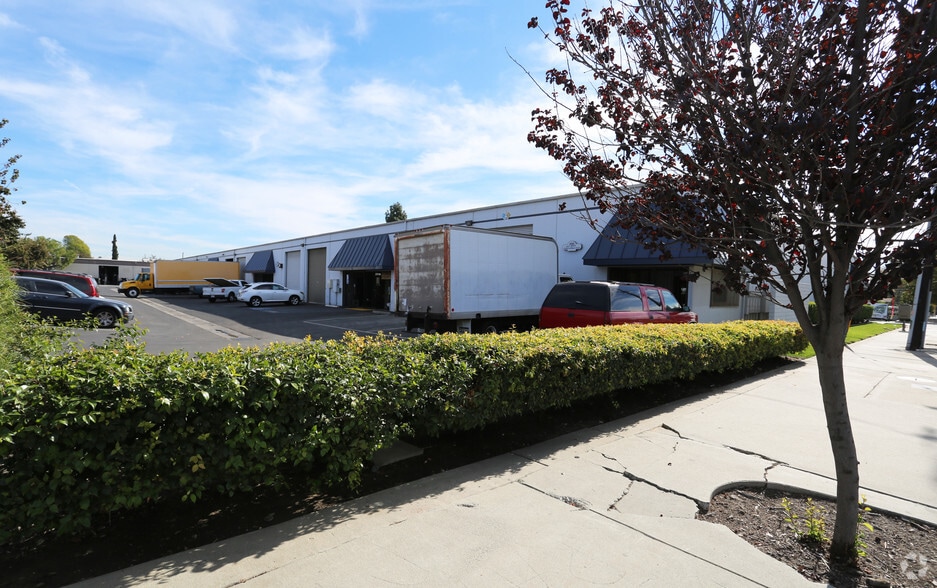 More Photos Of 200-238 Kruse Ave, Monrovia Warehouse For Lease