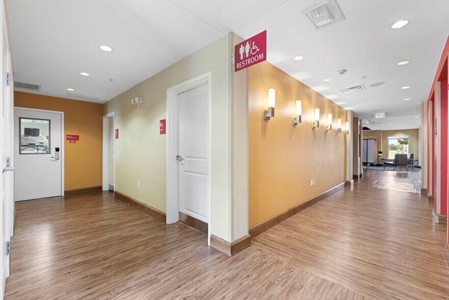 More Photos Of 2700 Port Plaza Dr, Port Arthur Hotel For Sale