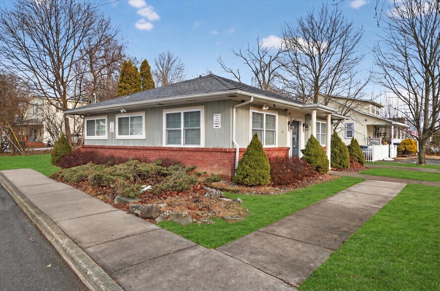 More Photos Of 201 Homestead Ave, Maybrook Medical For Sale