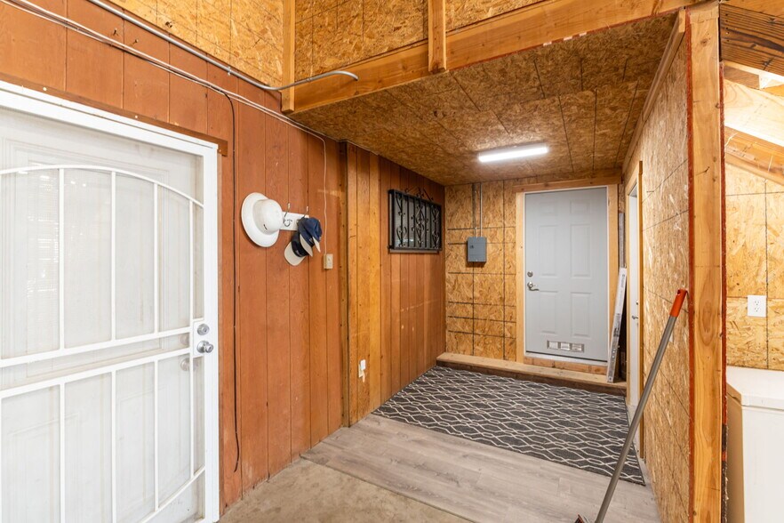 More Photos Of 23259 Avenue 64 Ave, Ducor Warehouse For Sale