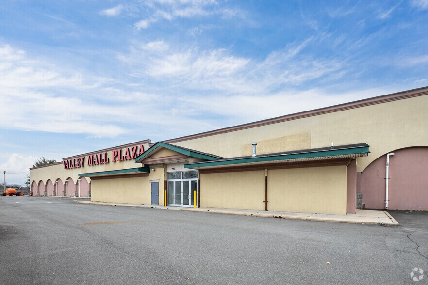 More Photos Of 468-480 Chancellor Ave, Irvington Storefront For Lease