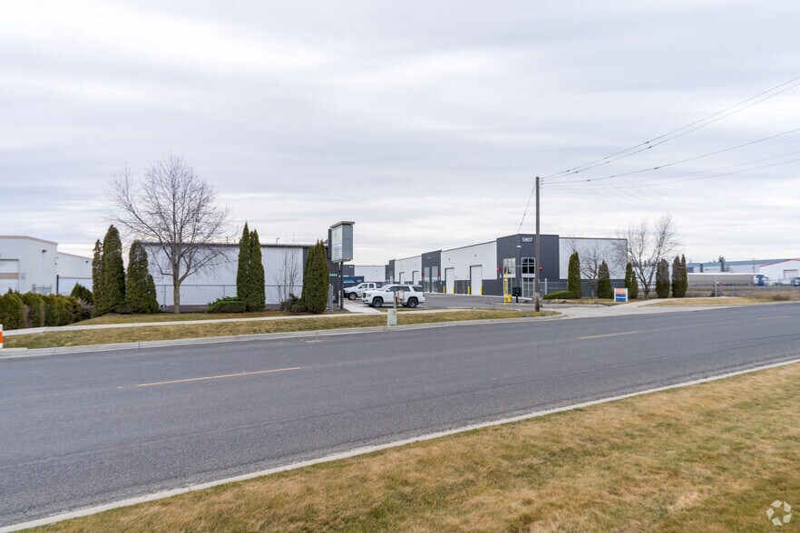 More Photos Of 5807 Thorpe, Spokane Light Distribution For Lease