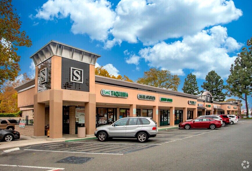 More Photos Of Saratoga Ave @ SWC Saratoga Ave. & Kiely Blvd., San Jose Unknown For Lease