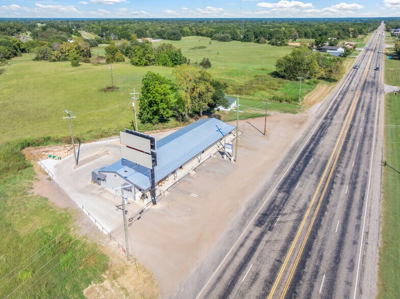 More Photos Of 15996 Highway 80, Edgewood Flex For Sale