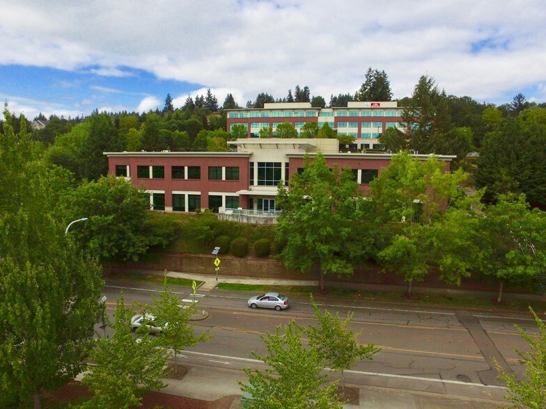 More Photos Of 1800 Blankenship Rd, West Linn Unknown For Lease