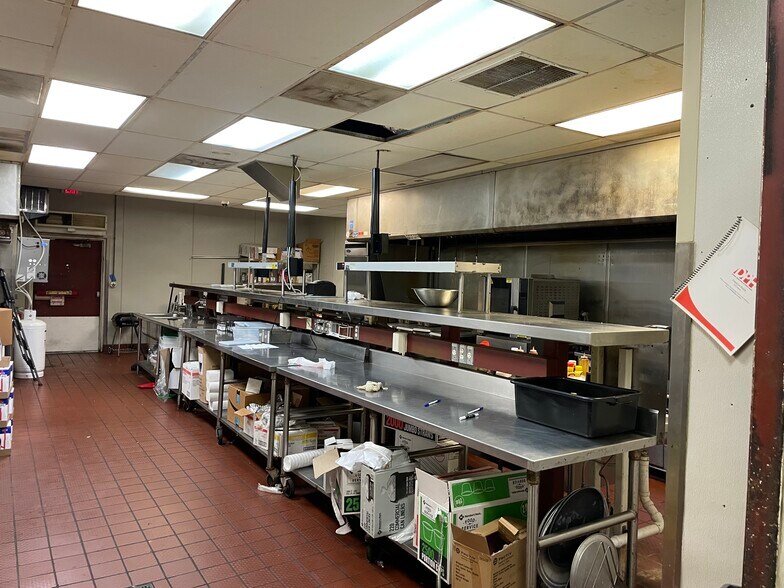 More Photos Of 1025 Magnolia Bluff Way SW, Darien Restaurant For Sale