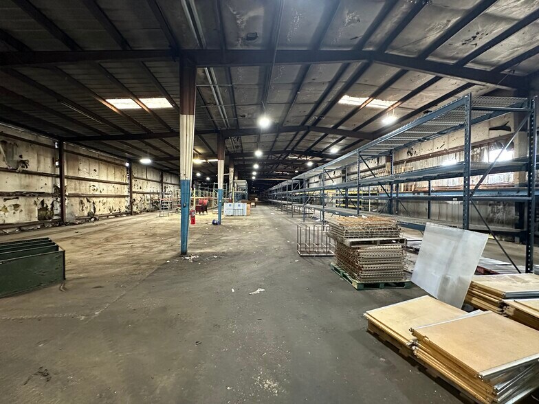 More Photos Of 1230 Industrial Park Rd, Columbia Warehouse For Lease