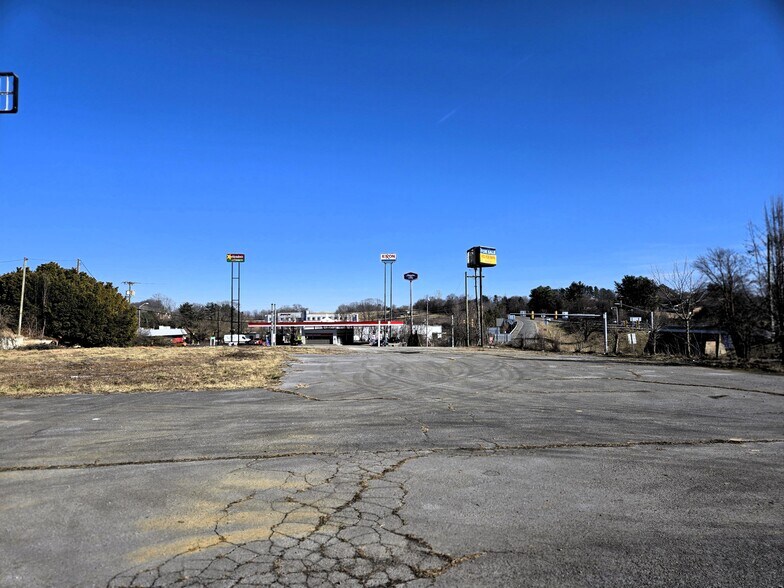 More Photos Of 611 Cummings St, Abingdon Land For Sale