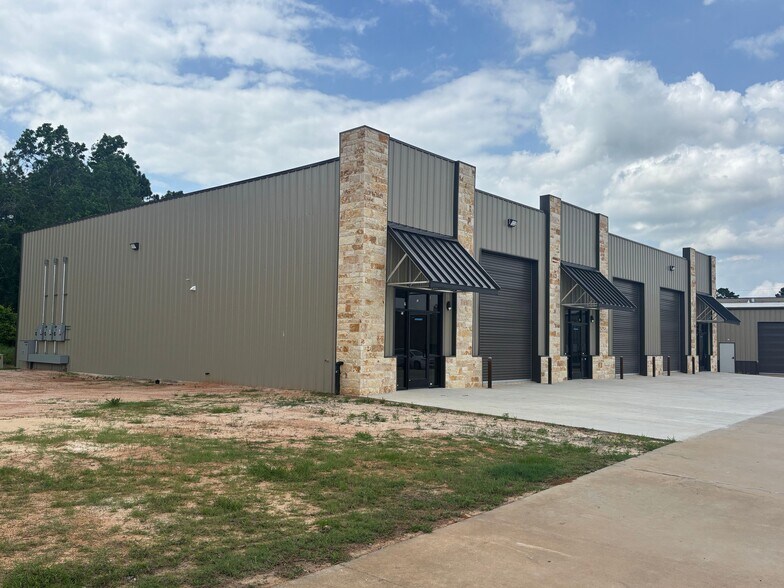 More Photos Of 1905 Longmire Rd, Conroe Unknown For Lease