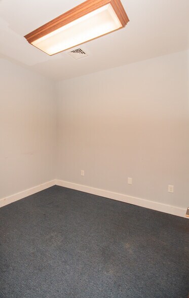 More Photos Of 368 Main St, Southbridge Loft Creative Space For Lease