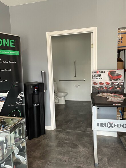 More Photos Of 1427-1431 Valley Dr, Syracuse Warehouse For Sale