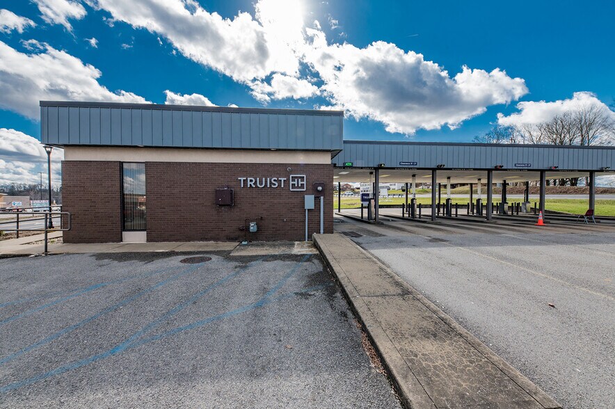 More Photos Of 2669 White Hall Blvd, Fairmont Bank For Sale