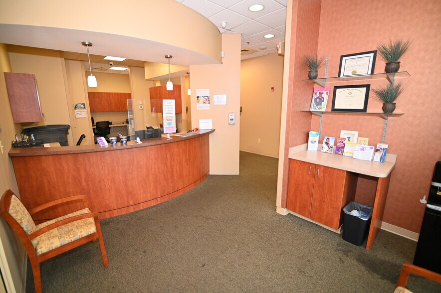 More Photos Of 2960 Technology Pl, Waldorf Research And Development For Lease