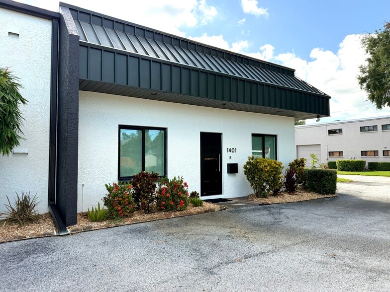 More Photos Of 1401 22nd St N, Saint Petersburg Manufacturing For Lease